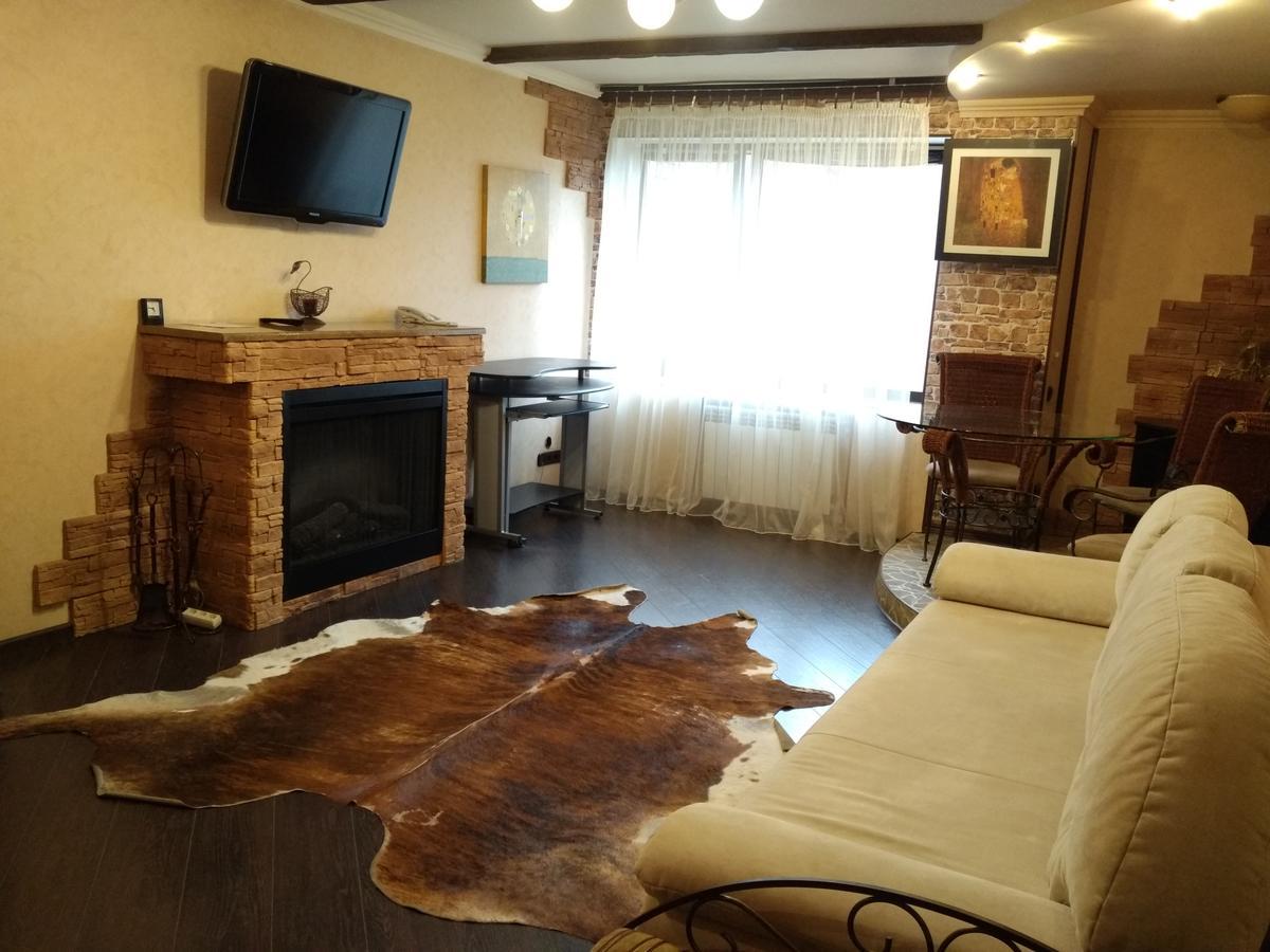 Hotel Service Predslava On Antonovicha Street 키예프 외부 사진